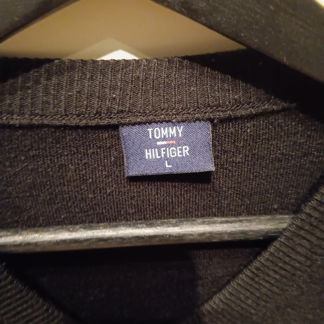 Svart och grå tröja från Tommy Hilfiger - 90