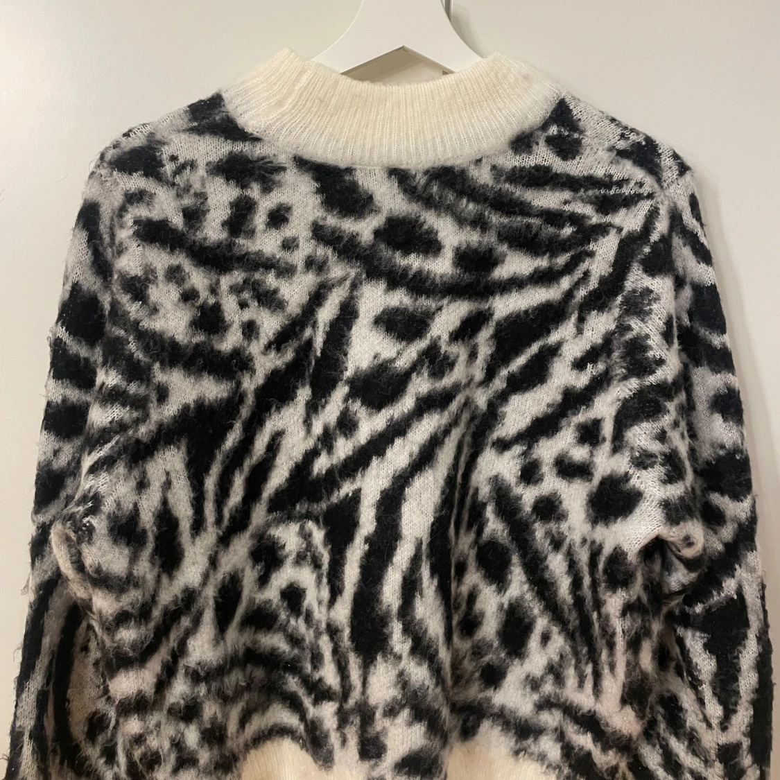 Stickad zebra tröja från HM - 34