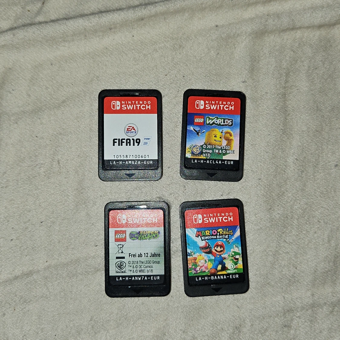 Nintendo Switch med röd väska - 93