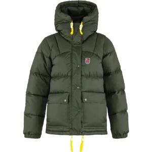 hej!! Söker denna fjällräven jacka, deep forest(färg)  - hör gärna av er om ni har någon att sälja/ vet någon som vill sälja en, mellan 3000-5000kr💗