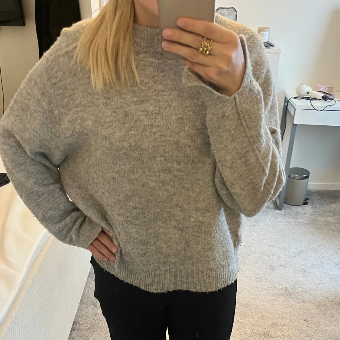 Stickad grå tröja  - 90