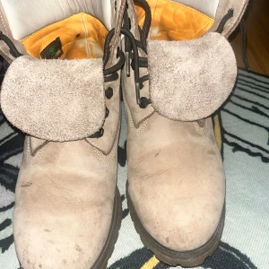 Timberland Byta/Sälja  - Storlek 43  Sick bra 8/10 sälja. gå för den är för bred