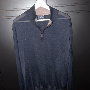 Park lane zip up  - Tunn och skön zip up  Använd typ 3 gånger, skriv om ni har funderingar eller vill ha fler bilder.