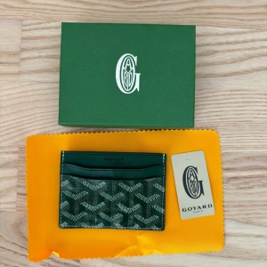 Goyard plånbok - Goyard plånbok ( grön)   Finns i stockholm 