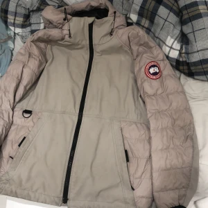 Canada goose storlek: S/M  - Canada goose, bra skick, storlek S/M, Äkta