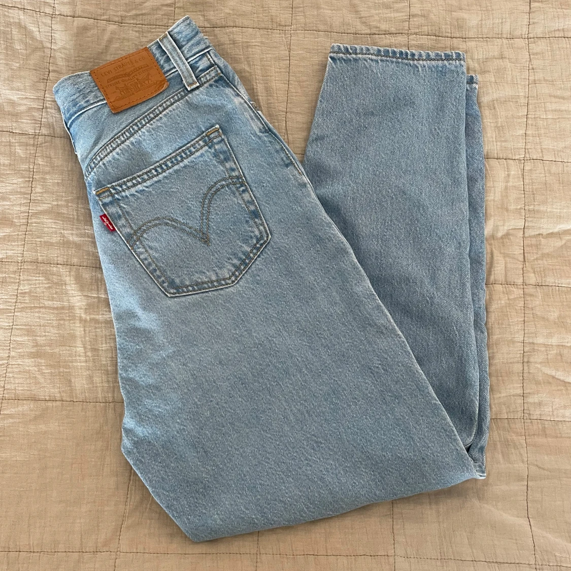 Levis high loose taper - 93
