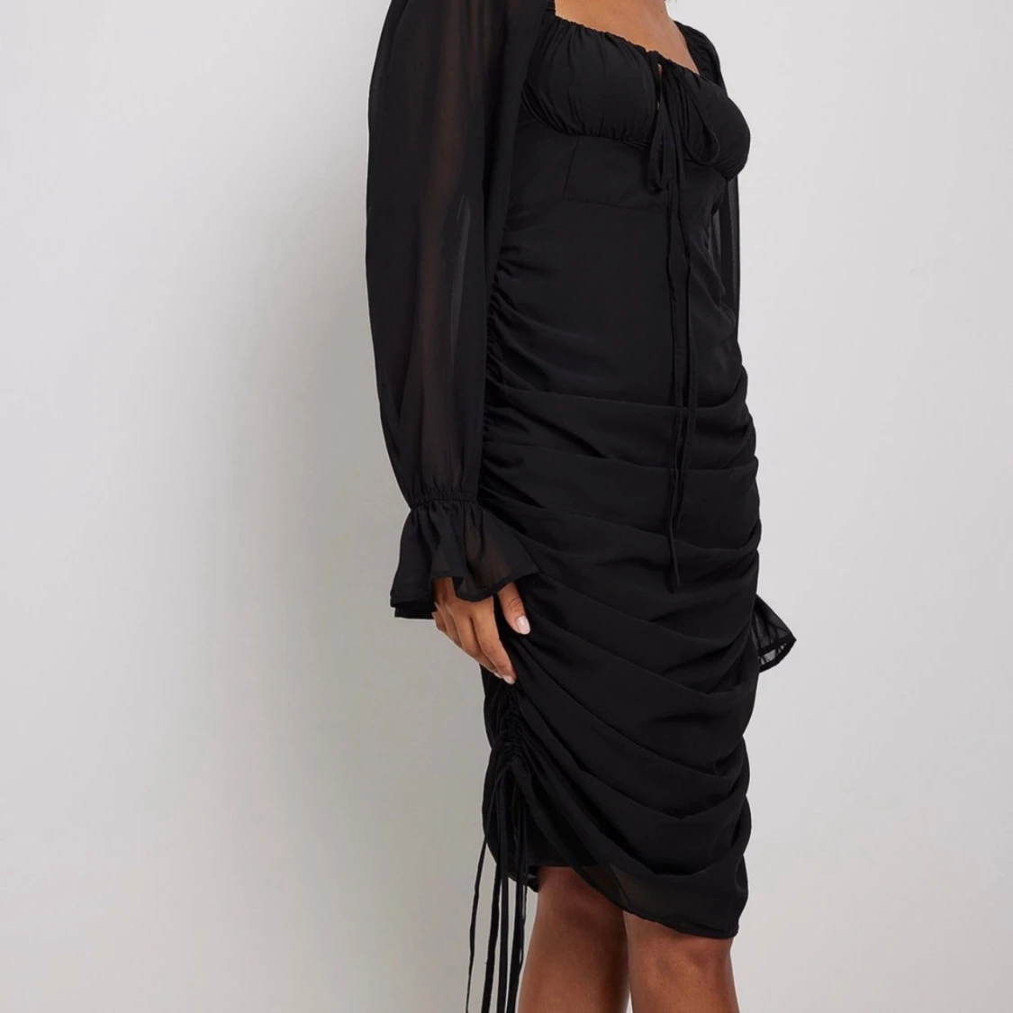 svart klänning NAKD - 90