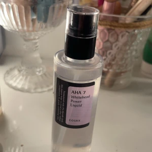 Cosrx whitehead - Testar att försöka få sålt denna från cosrx. Använd endast 2 gånger och min hud förbättrades sen dess så den kommer inte till användning längre. AHA 7 Whitehead Power  Liquid