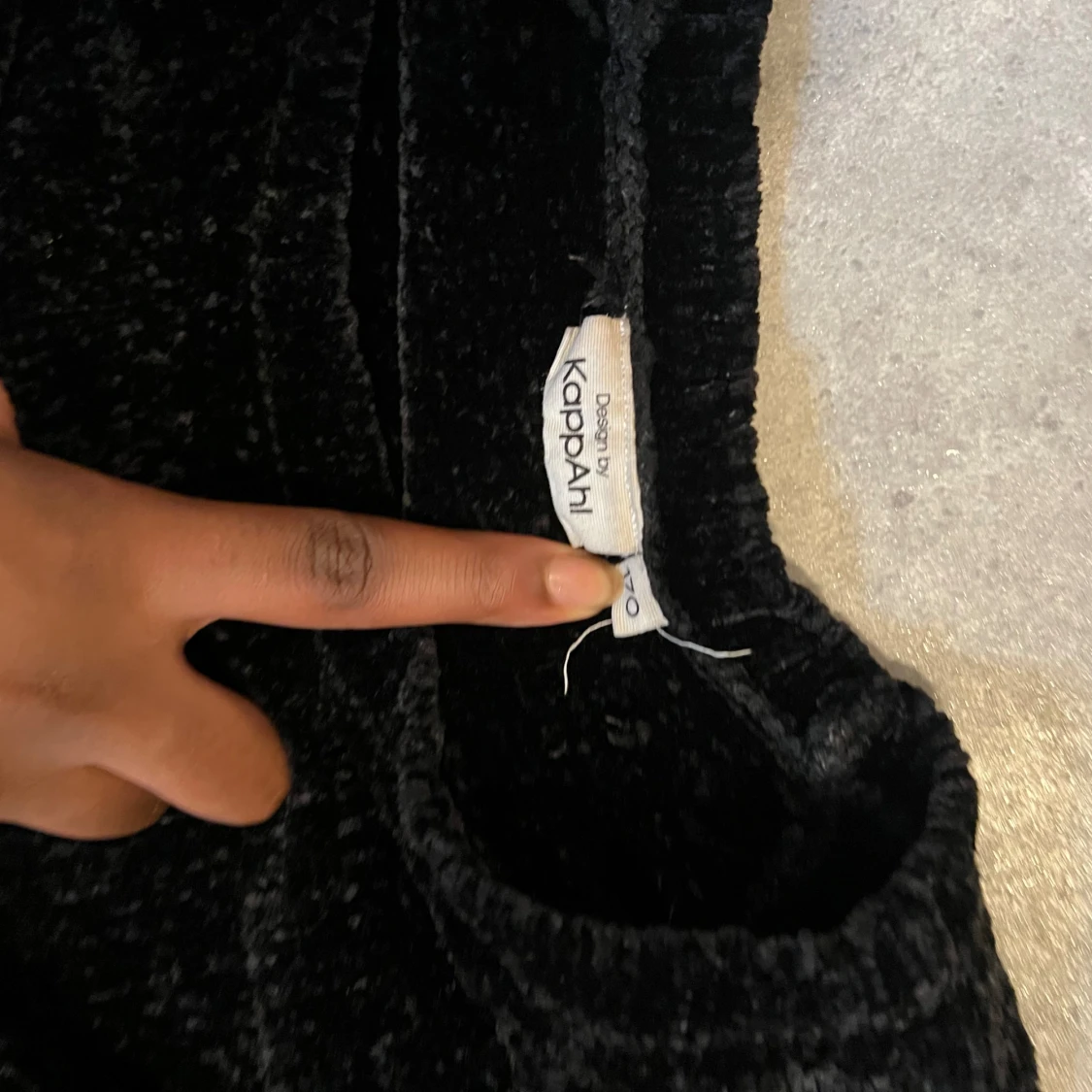 Svart tröja från KappAhl - 92