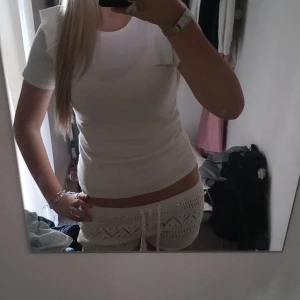 Tshirt  - Finaste volang tshirten från zara!!