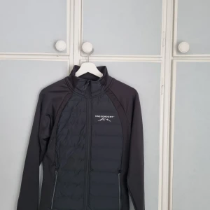 Jacka och byxa - Jacka o byxa Aldrig använd Jacks svart Byxa svart/marinblå