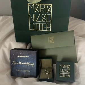 Maria Nilsdotter örhänge  - Väldigt fint örhänge❤️