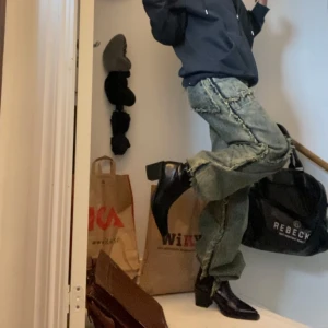 Jeans - Unika designerjeans. Bekväma  med fina detaljer. Unisex.  Först till kvarn.