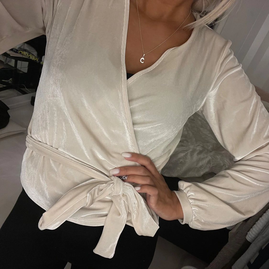 Beige urringad tröja  - 91