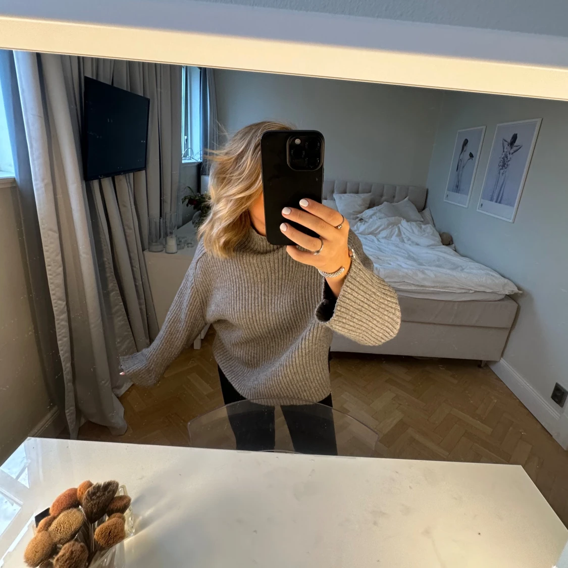 Grå stickad tröja med hög krage - 90