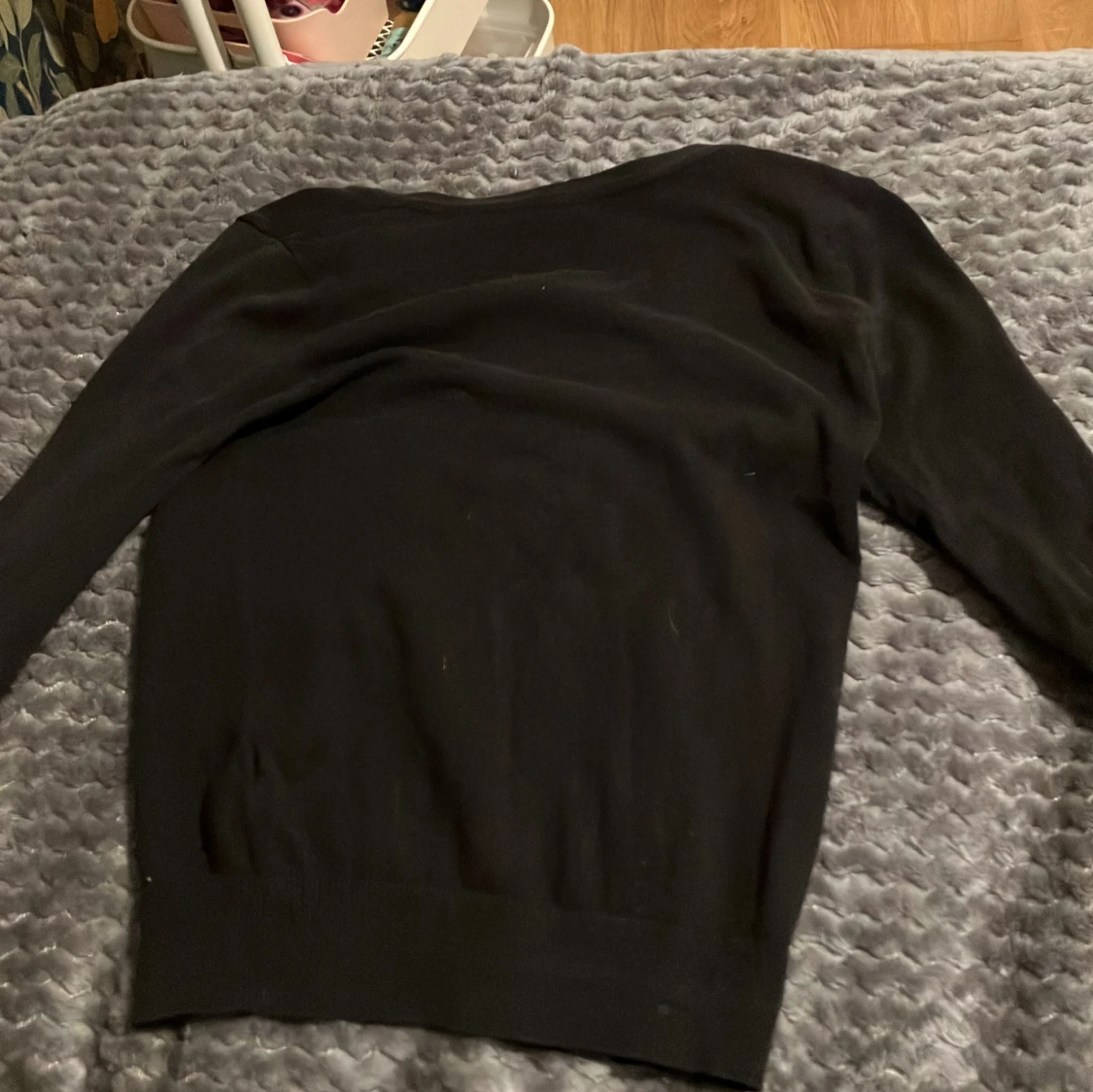 Svart kofta med knappar - 1