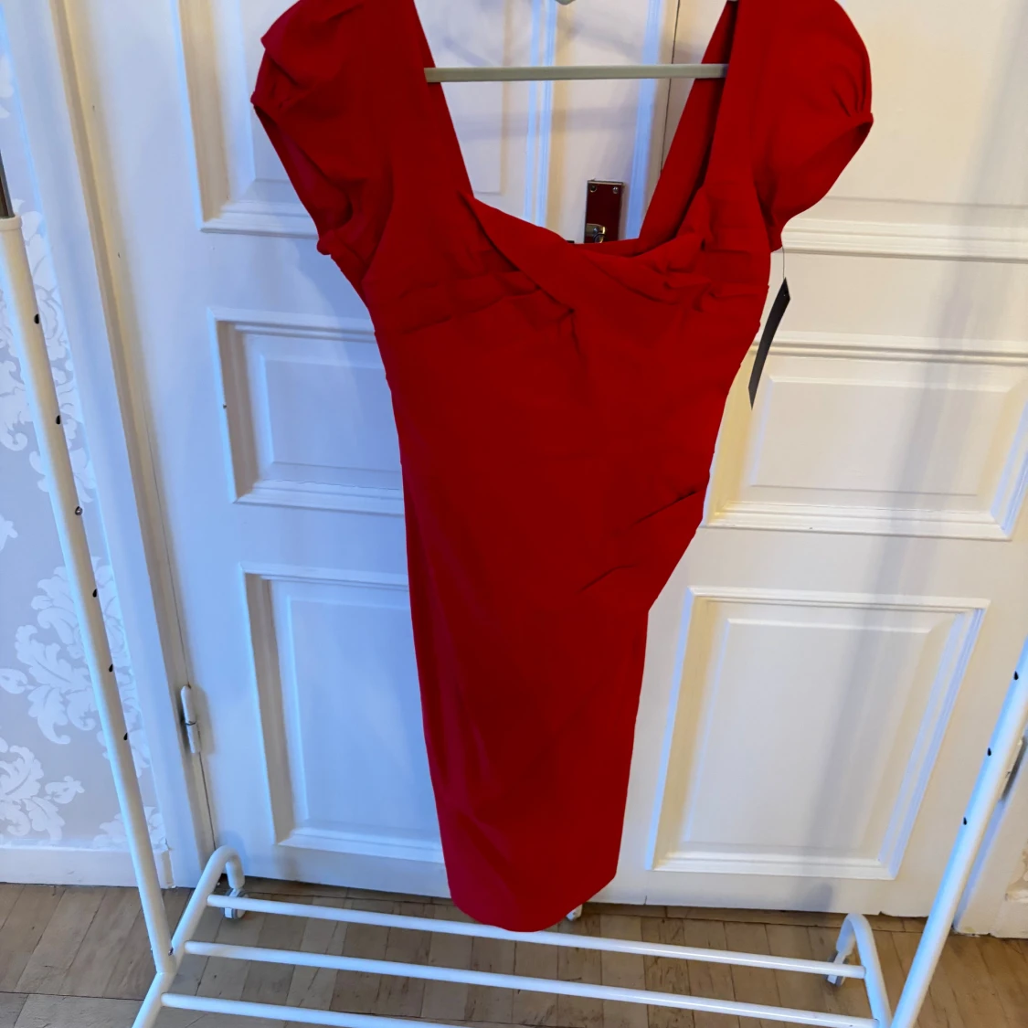 Röd klänning Stop staring - 2