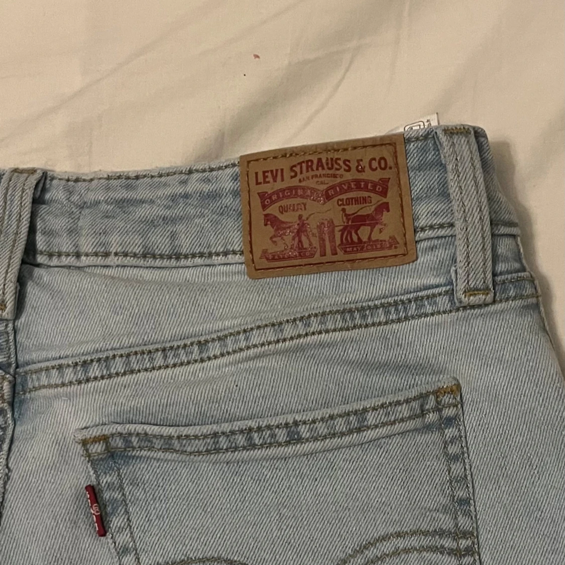 Ljusblå Levis jeans - 3