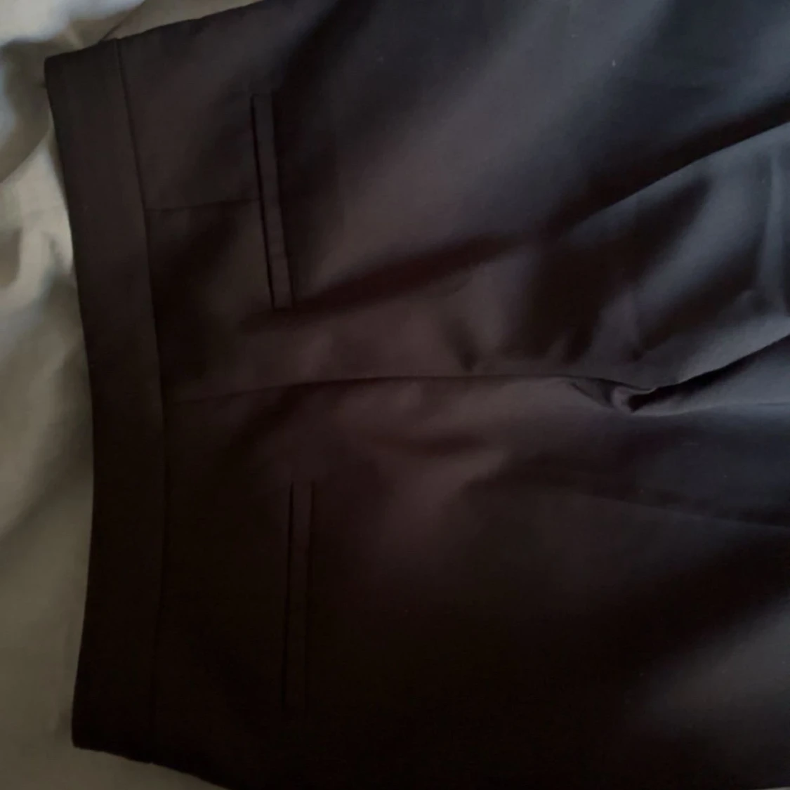 Svarta kostymbyxor från Bik Bok - 3