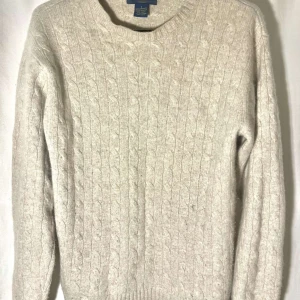 Beige cashmere tröja  - Beige cashmere tröja från Joseph & Lyman, skick 10/10 inget fel på tröjan, storlek s, pris 260kr, pris kan diskuteras 🤝