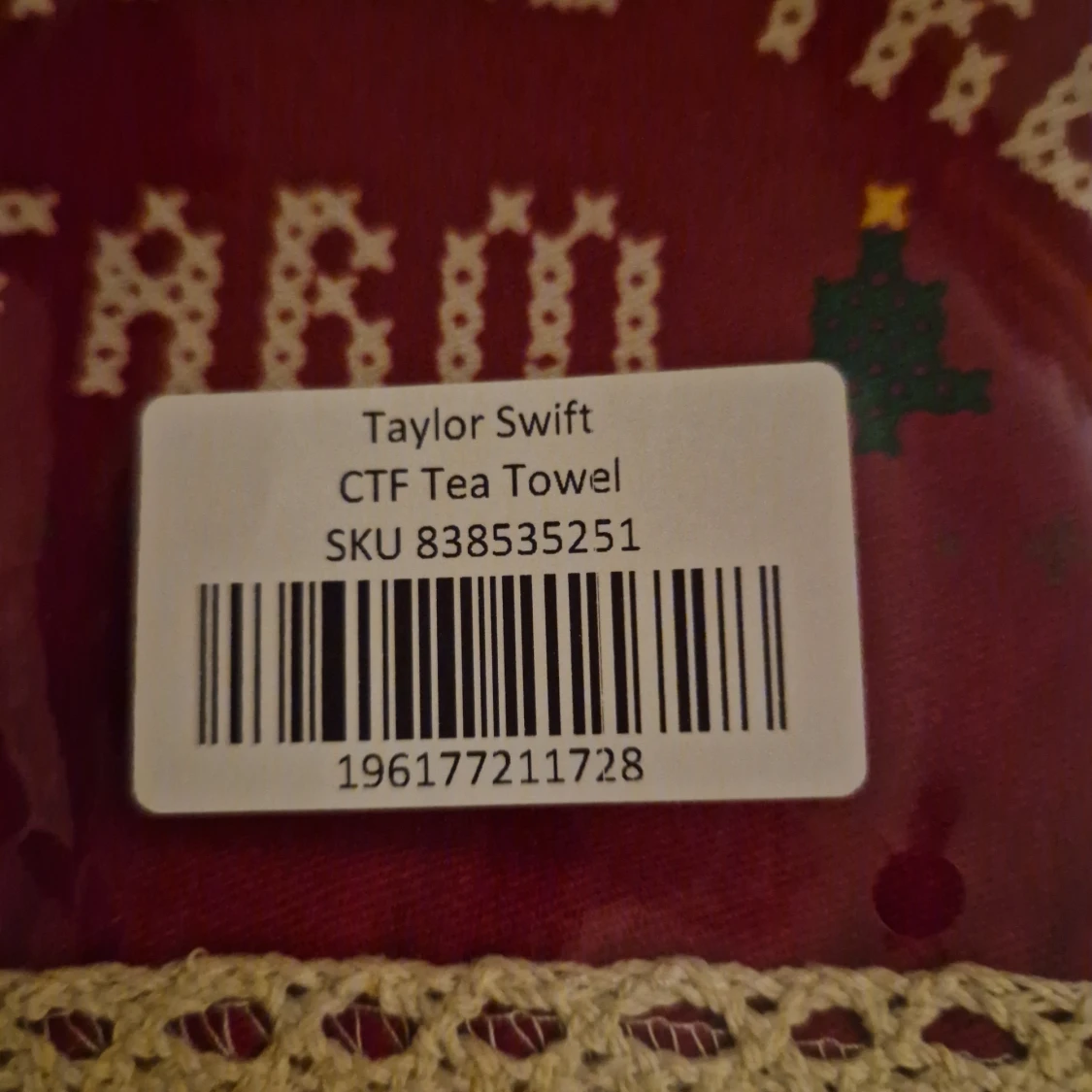 Taylor swift christmas tree farm kökshanddukar - 3