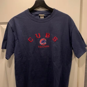 Vintage CUBS tröja  - Vintage baseboll T-shirt i ett använt skick 