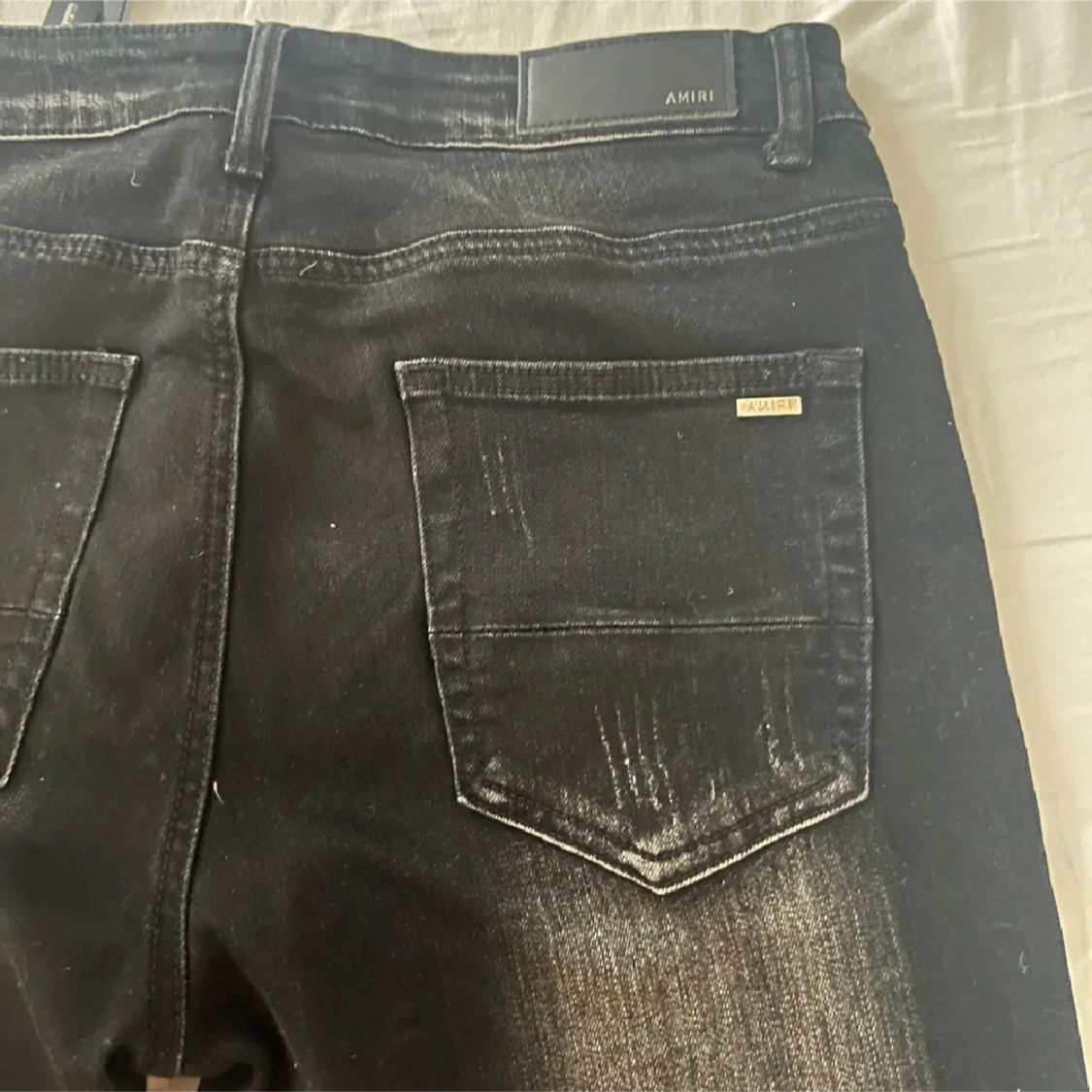 Svarta jeans med tryck från Amiri - 4