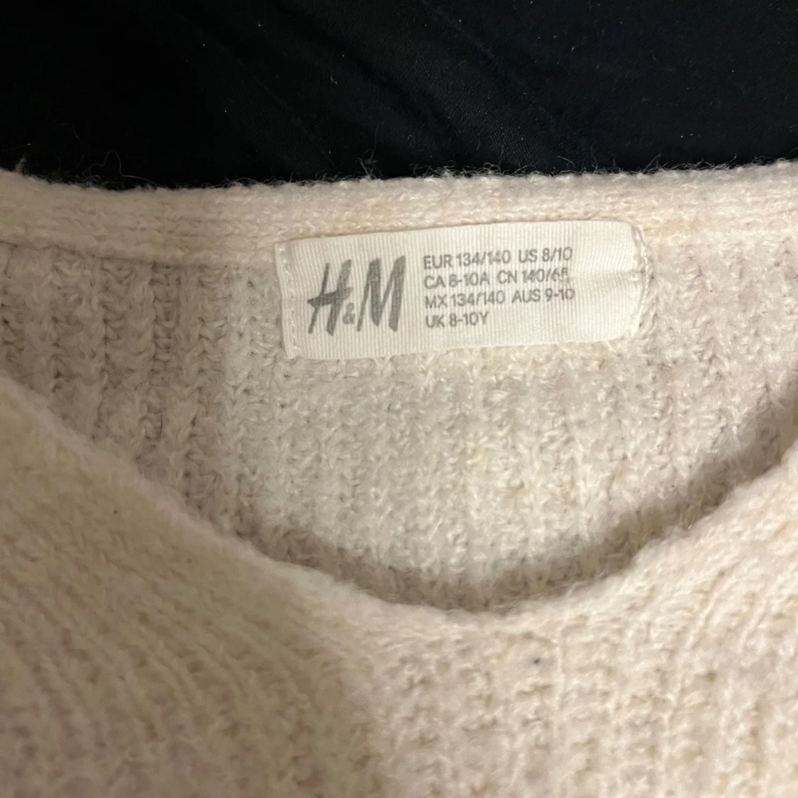 Beige stickad tröja från H&M - 1