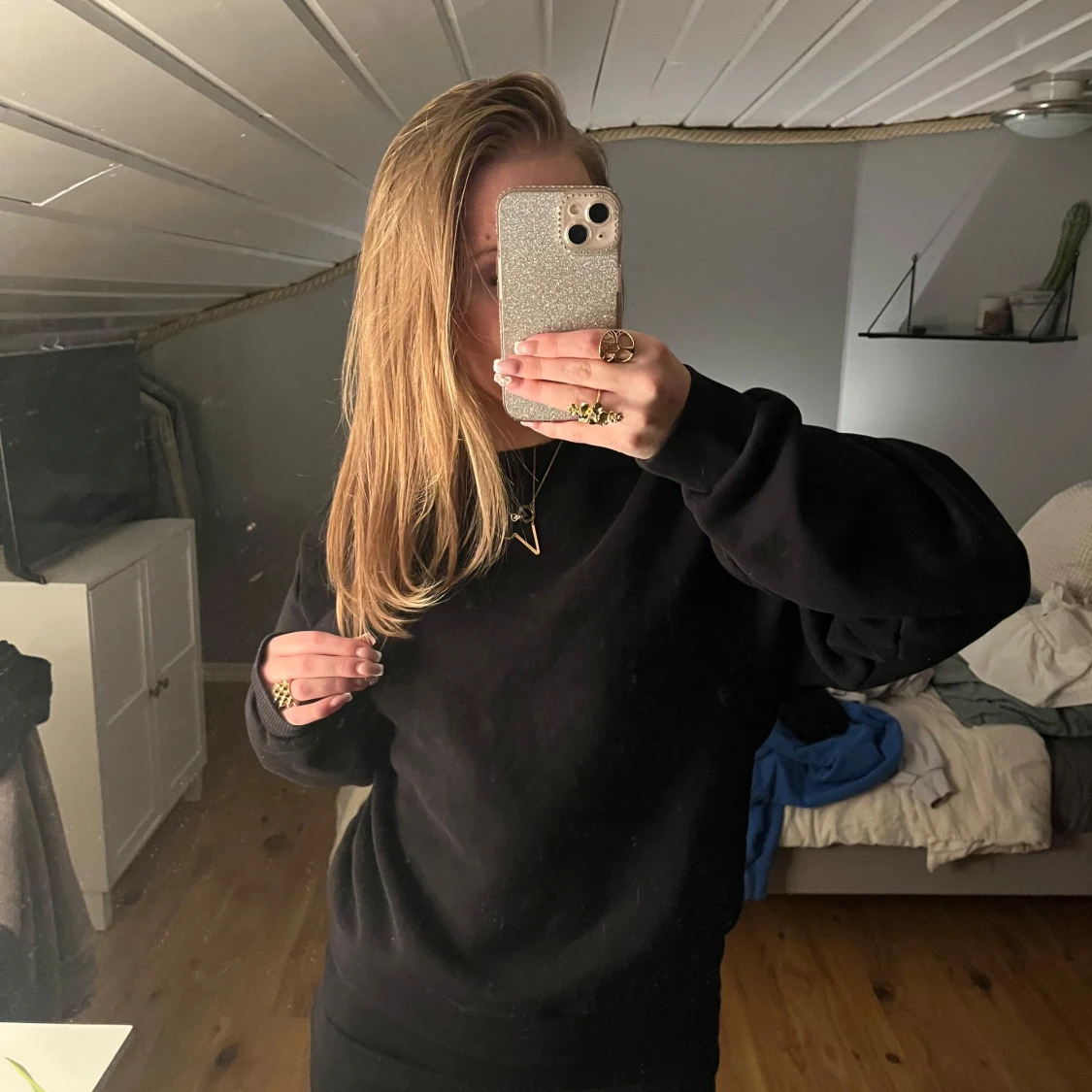 Svart sweatshirt - 1