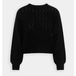 Stickad tröja - Så fin och superskön stickad tröja med unik design💞En aningen nopprig🥰