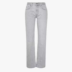 Grå jeans  - Snygga grå jeans från gina i en klassisk straight fit. De har en låg midja och är perfekta för en avslappnad stil. Passar bra till både sneakers och boots.