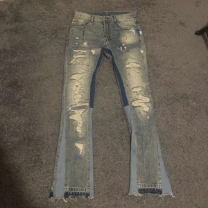 Flared jeans - Bra skick kom privat för mer frågor eller bilder 