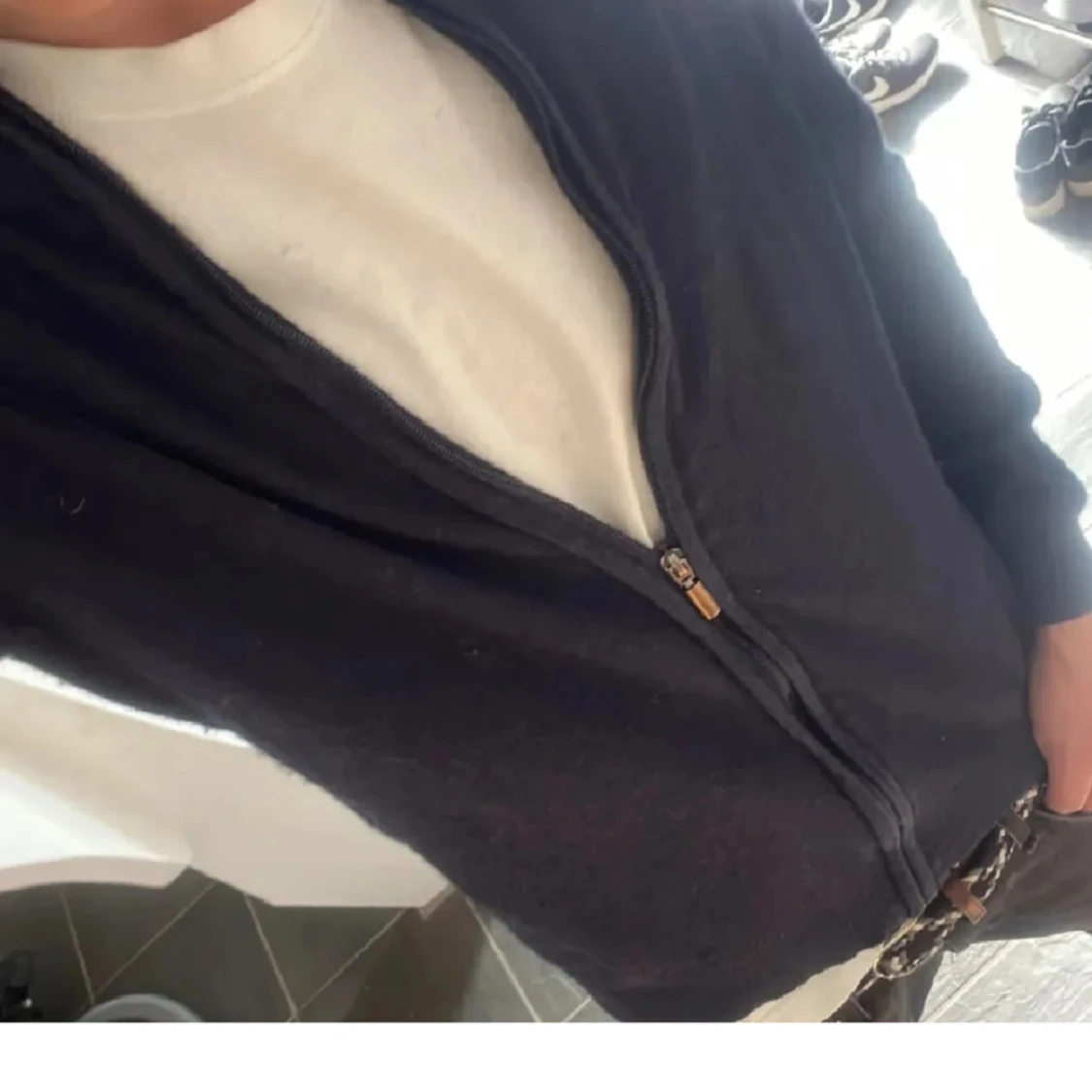 Marinblå zip tröja 