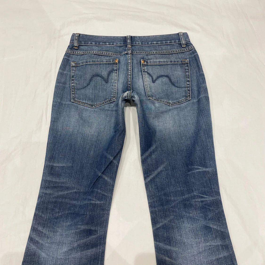 Lågmidjade bootcut jeans med hål🤩 - 91