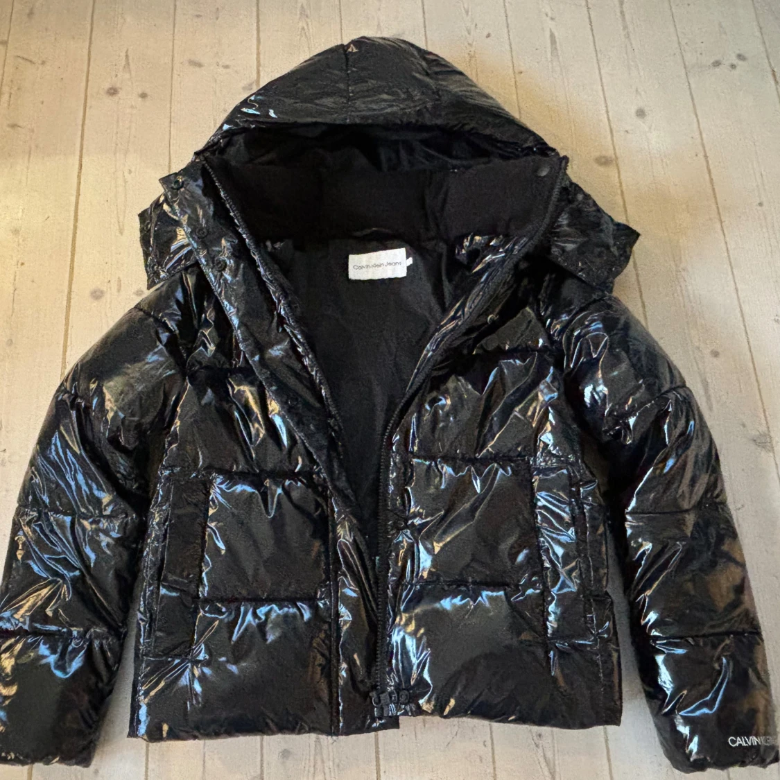  Calvin Klein glansig pufferjacka - 90