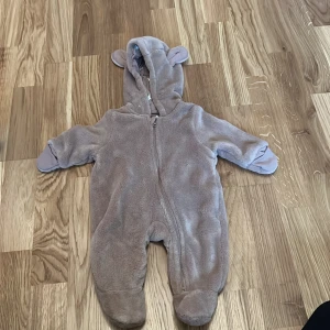 Overall - Brun overall i storlek 50/56 från WAI WAI 