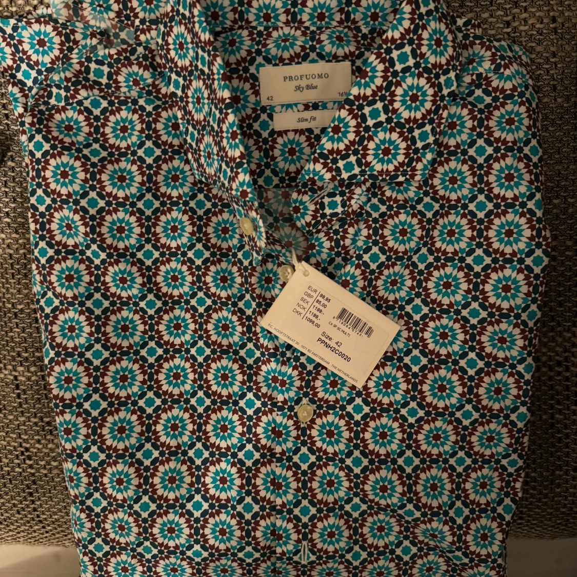 Helt ny Mönstrad skjorta från Profuomo