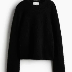 Mohair tröja - Mysig svart tröja i mohair, perfekt inför vintern🩷