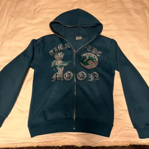 AIM FOR THE MOON FULL ZIP - Sparsamt använd och i bra skick skriv gärna om ni hat frågor