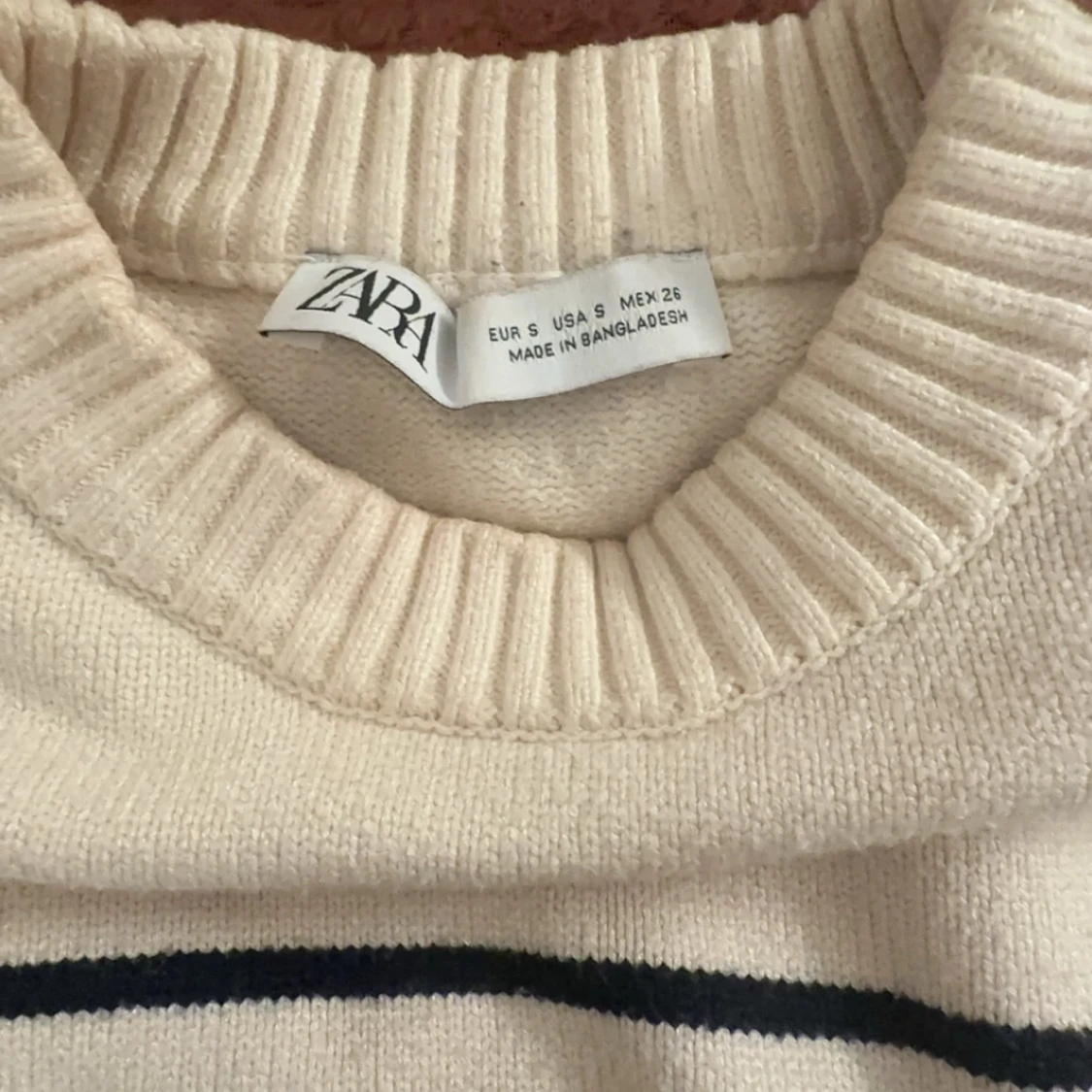 Vit och svart randig tröja från Zara - 90