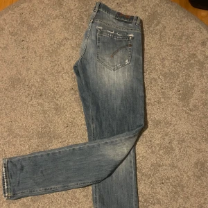 Dondup jeans - ✨säljer nu dessa feta dondup jeans i storleken 31! Passformen är som den ska och skicket är 9/10. Hör av dig vid funderingar✨
