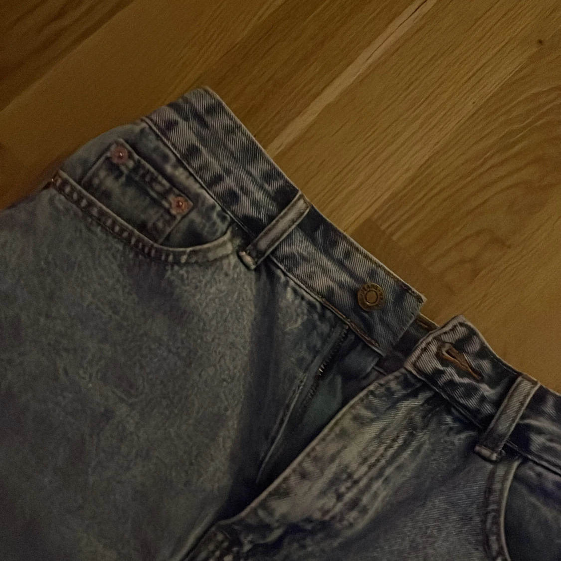 Jeanskjol med liten slits - 90