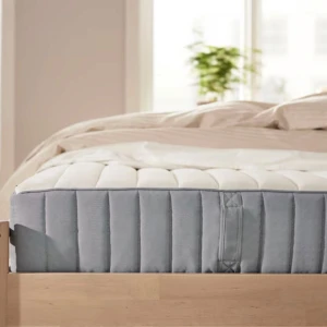 VALEVÅG Pocketresår madrass - Köpt för ett år sedan, nypris 3495. Flyttar hem från studentlägenhet, har ingen plats. Storlek: 140x200CM 