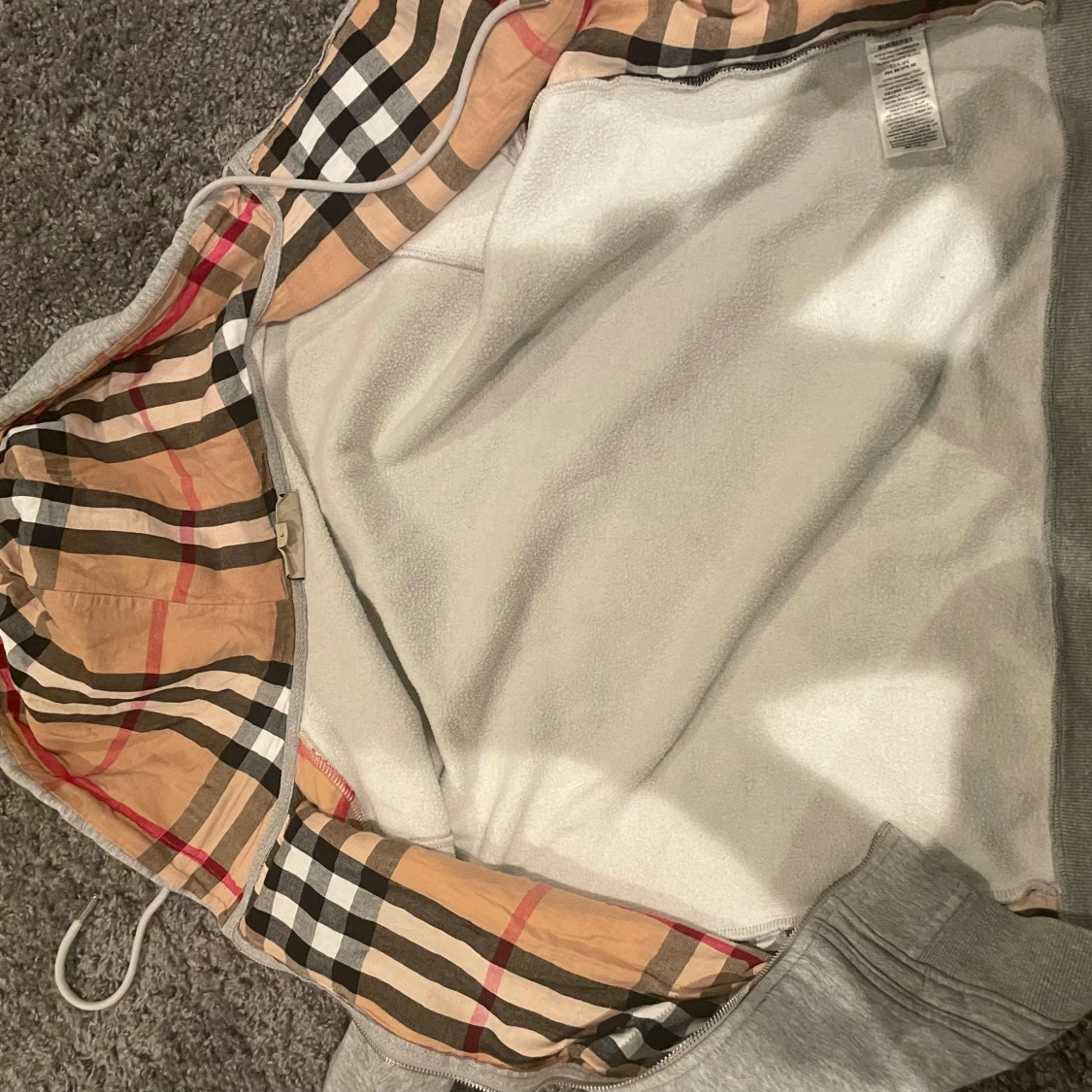 Grå hoodie från Burberry