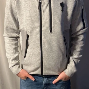 Trapstar hoodie - Exklusiv trapstar hoodie, storlek S