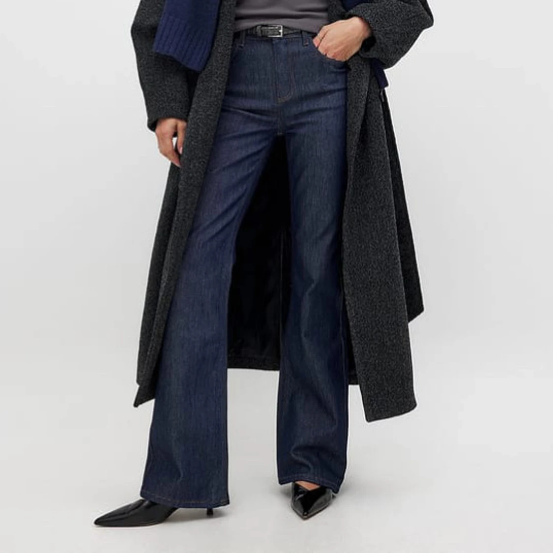 Mörkblå bootcut jeans NAKD