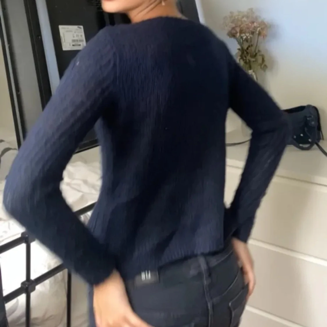 Mörkblå stickad tröja - 90