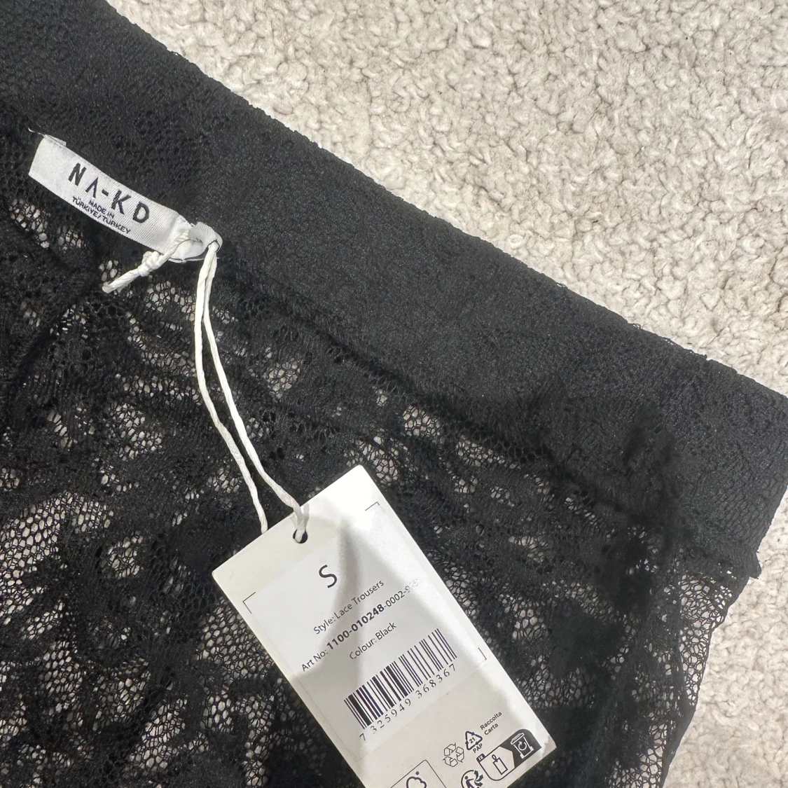 Svarta spetsbyxor från NA-KD - 92