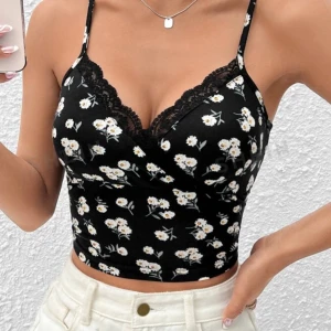 Svart topp  - Använt ett fåtal gånger, i väldigt bra skick! Skriv pm för fler bilder. 