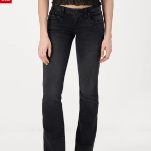 Ltb jeans - Säljer nu mina helt oanvända Ltb valerie jeans, i storlek 29x32 men passar mig som vanligtvis har 36/38 i jeans, nypris: 929kr, mitt pris: 800💞💞